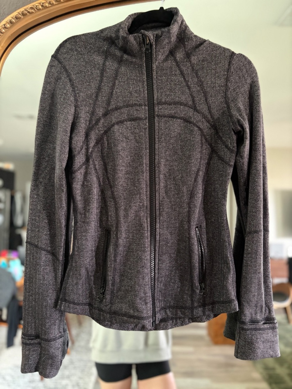 Lululemon define jacket size 6